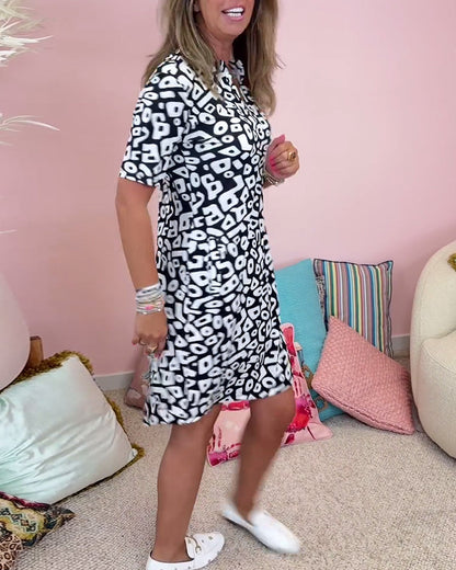 Simona - Lockeres Kleid mit Print