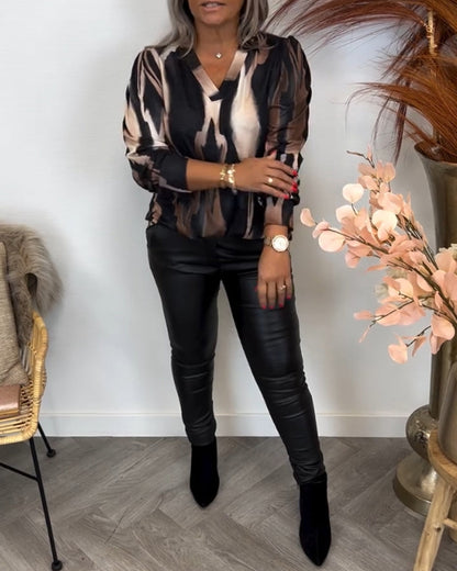 Regina - Bluse mit kontrastierenden Kragen und Revers