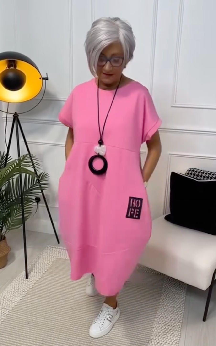 Roberta | Luftiges Sommerkleid mit Rundhalsausschnitt