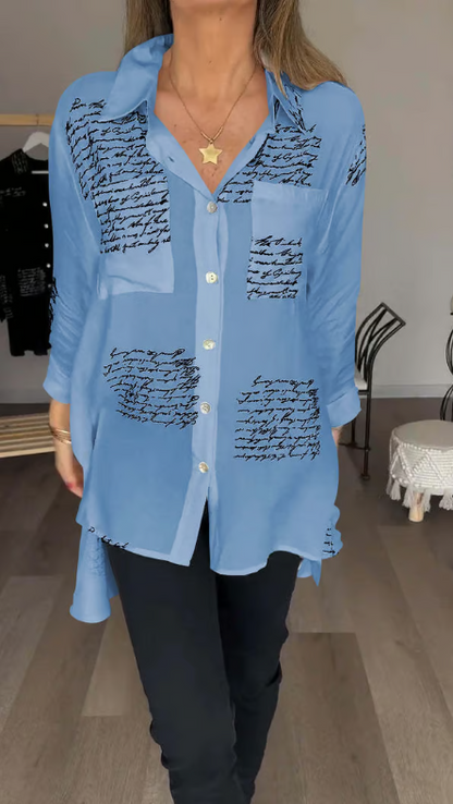 Dora - Lässige Bluse mit Schrift-Print