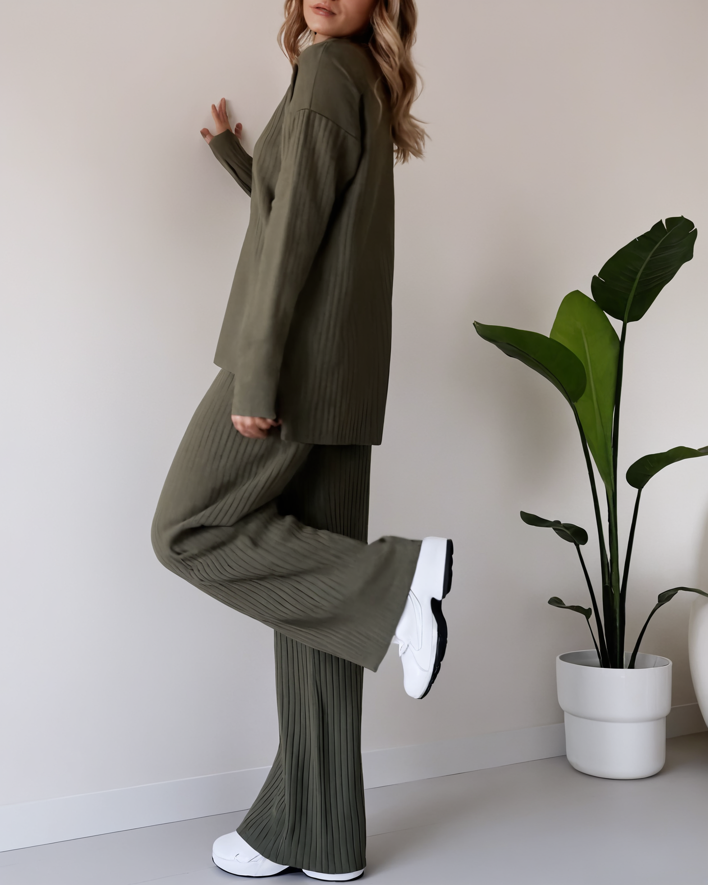 Laura | Strick-Zweiteiler mit Stehkragen & Weitbein-Hose