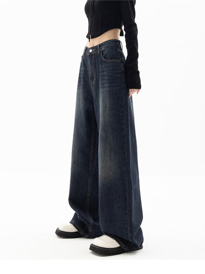 Dark blue 90s vintage baggy boyfriend jeans